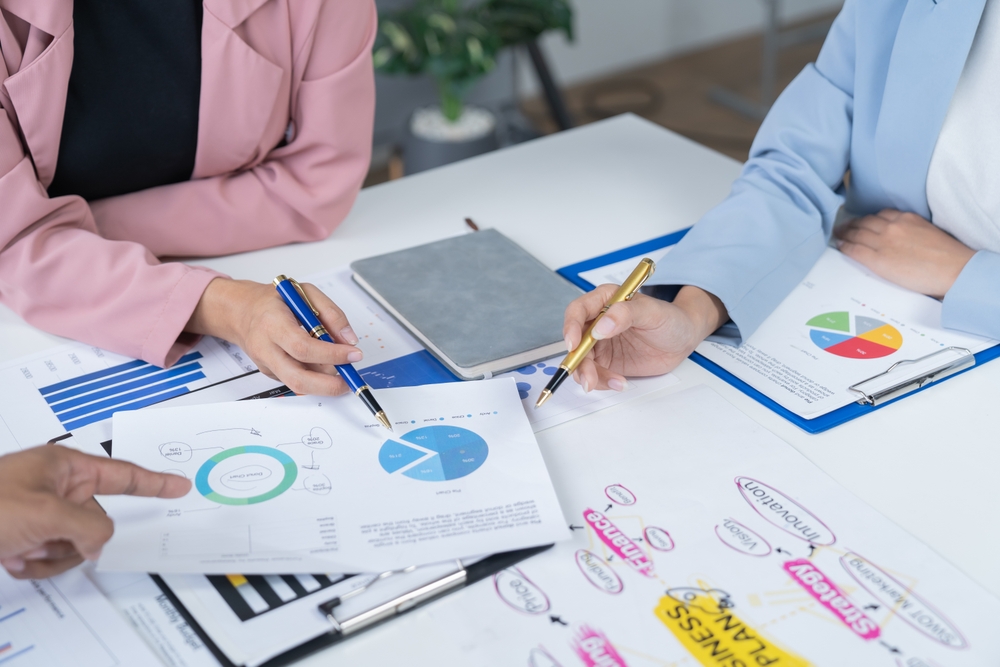 A group analyzing Houston Data Analysis - Allston Yale